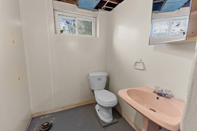 Building Photo - 1001 Woodsdale Ave