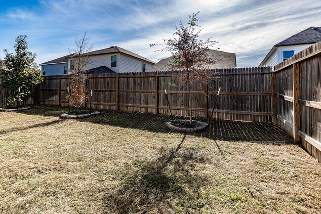 Building Photo - 2450 Dry Moss Way