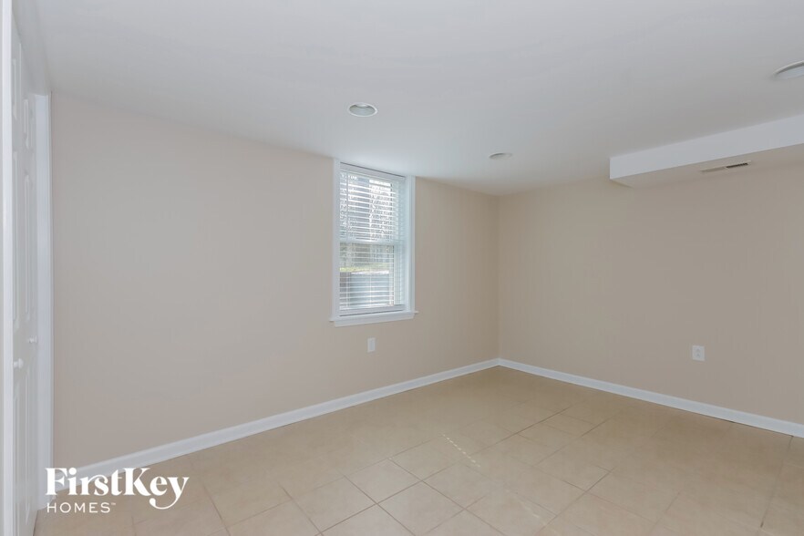 Building Photo - 226 Heritage Pl