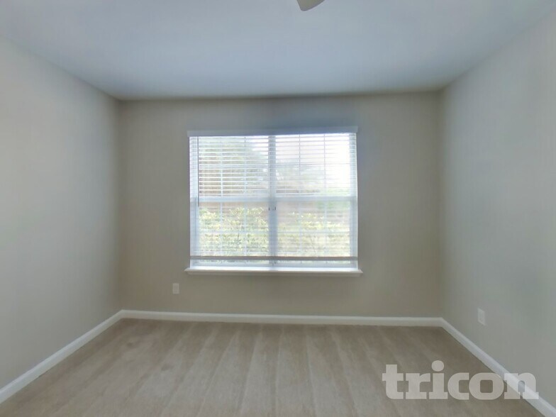 Building Photo - 3631 Mandarin Woods Dr N