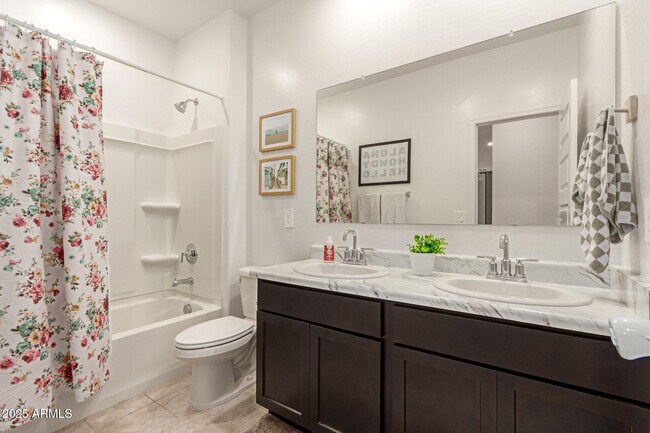 Building Photo - 3274 W Stradling Ave