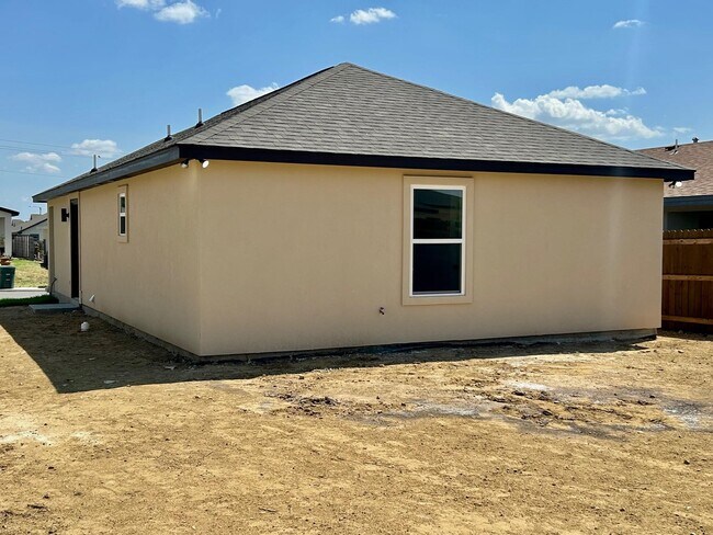 Building Photo - 1628 Bilbao Drive