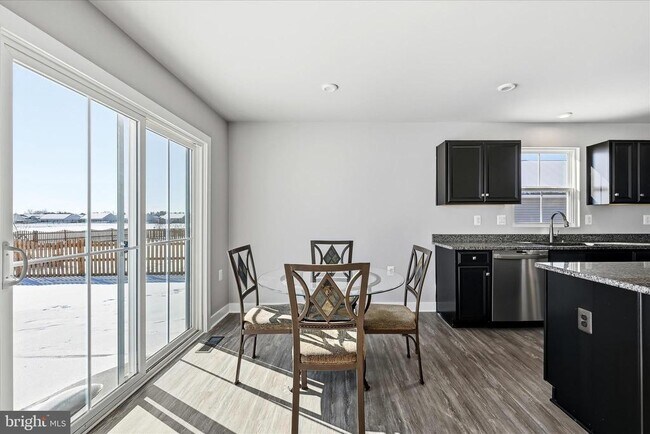 Building Photo - 313 Switchgrass Ct