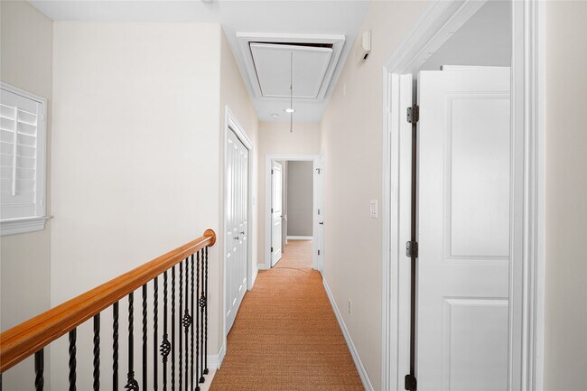 Building Photo - 2150 Bancroft Ln