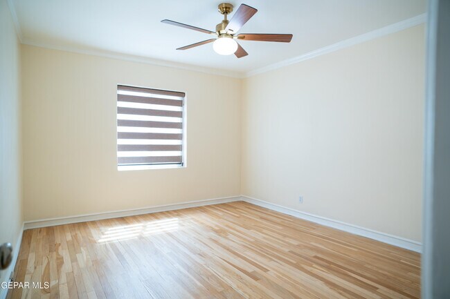 Building Photo - 1211 Mesita Dr