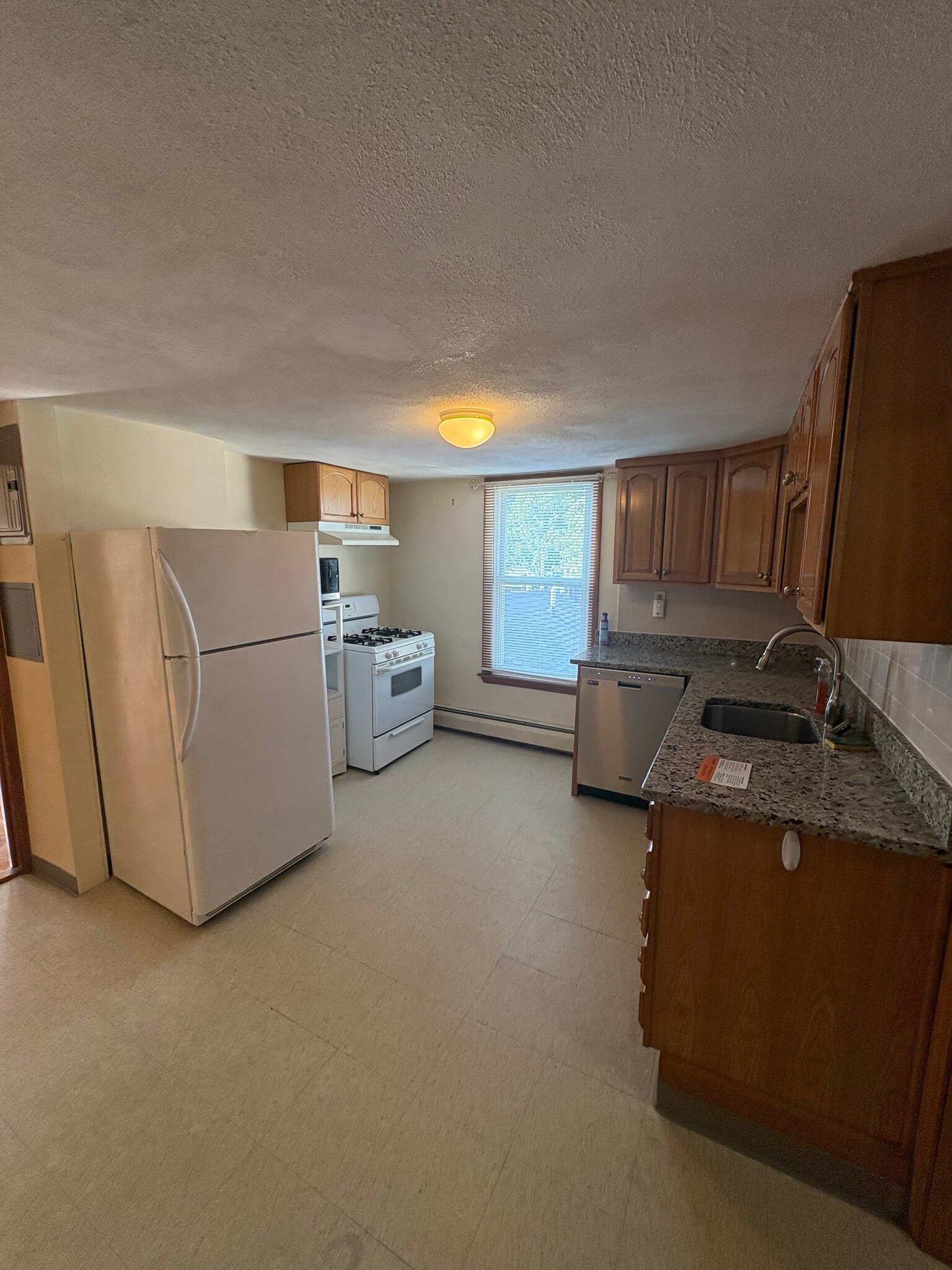 Building Photo - 22 8th St