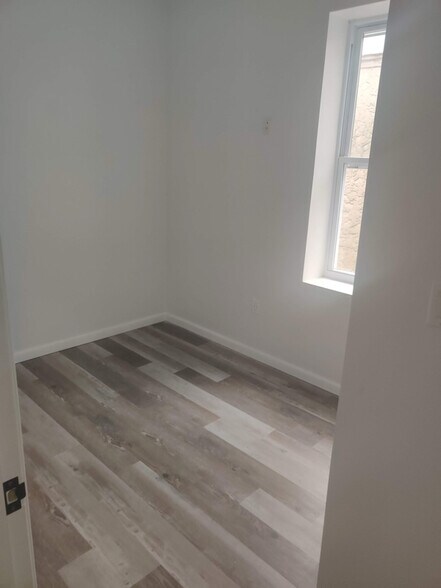 Building Photo - 2409 N 17th St