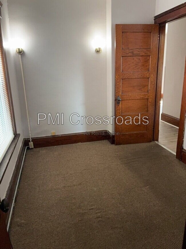 Building Photo - 1388 W 91st St