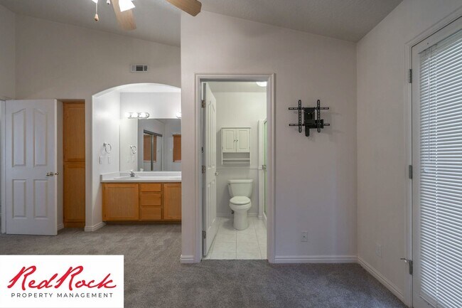 Building Photo - 3 Bed 2 Bath Home in Ivins with Views of Red Mountain