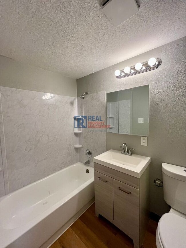 Building Photo - 3305 W Cedar Ave