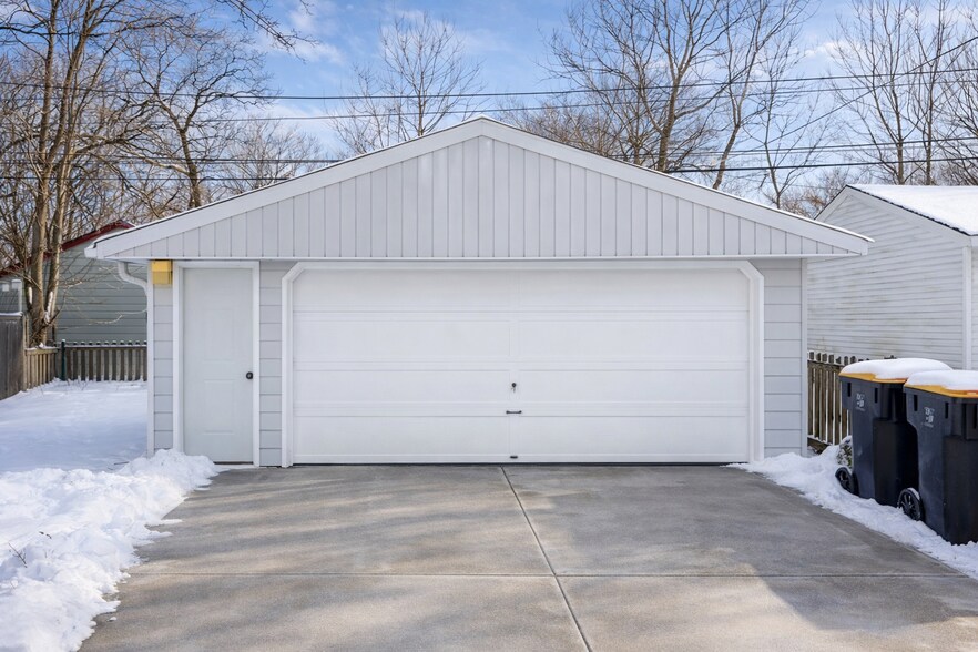 Building Photo - 408 N 68th St