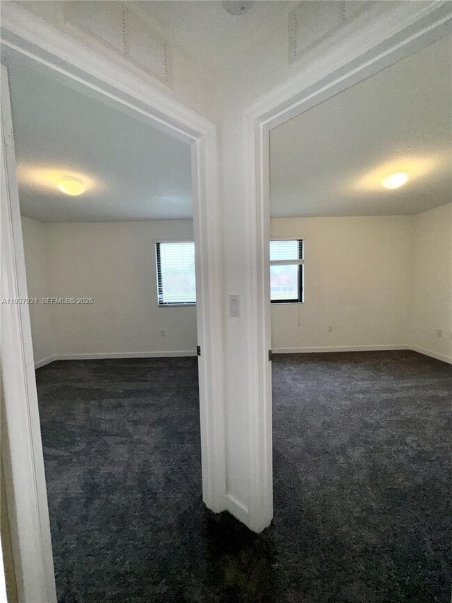 Building Photo - 363 NE 194th Ln