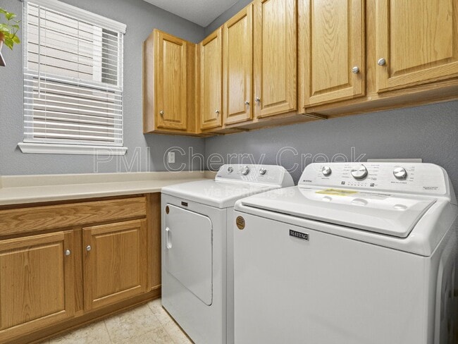 Building Photo - 10740 Southhaven Cir