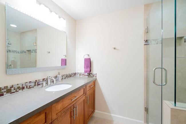 Building Photo - PRIVATE POOL - 2 BEDROOMS PLUS DEN