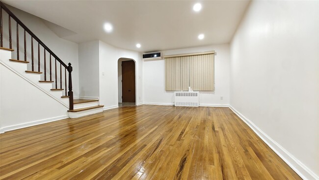 Building Photo - 150-12 78th Ave
