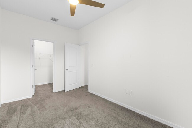 Building Photo - 8612 Escue St