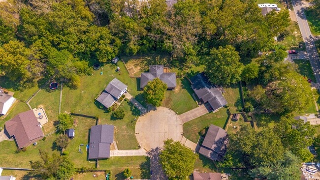 Building Photo - 6800 Oakmont Ct