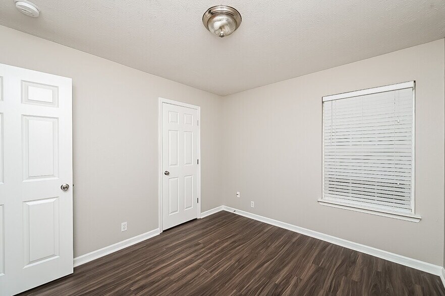 Building Photo - 7313 Ole Nottingham Dr