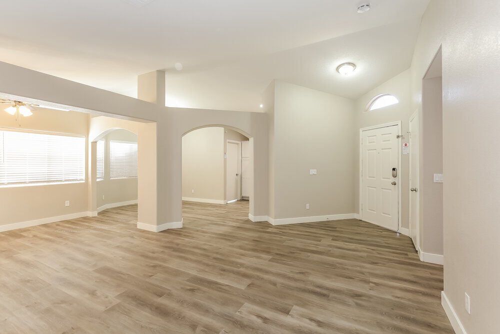 Building Photo - 633 Willowick Ave