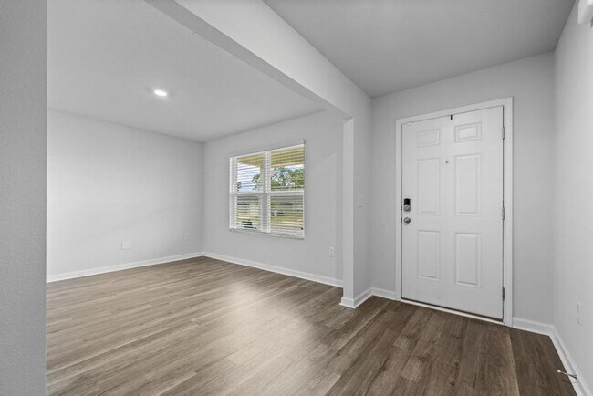 Building Photo - 5213 Peach Dr