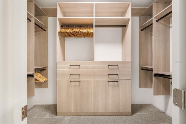 Building Photo - 13330 Palmera Vista Dr