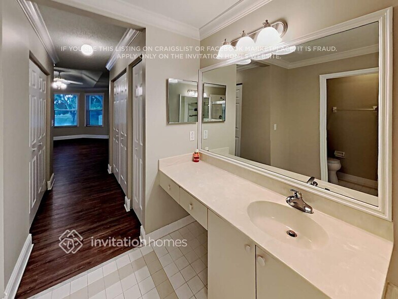 Building Photo - 2794 SW 183rd Ave