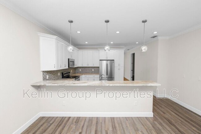 Building Photo - 3725 57th Ave N