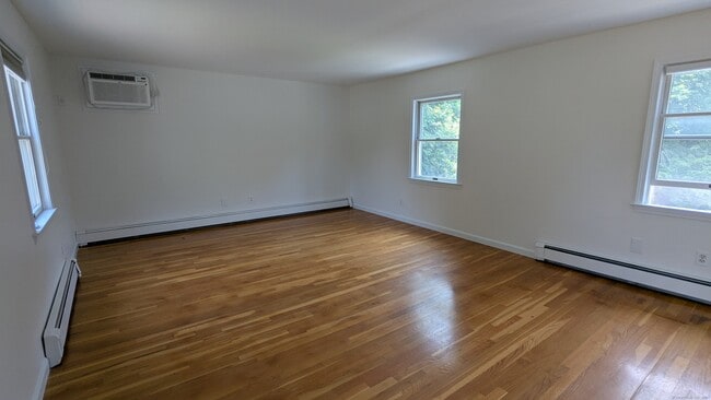 Building Photo - 117 N Taylor Ave