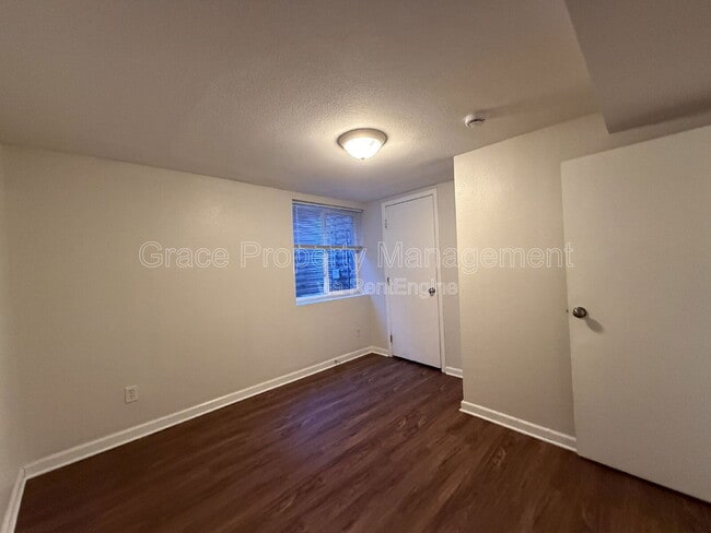 Building Photo - 1582 Taft St