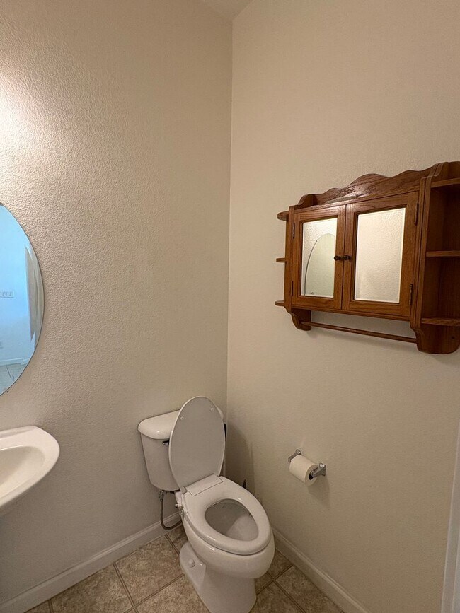 Building Photo - Beautiful charming single story home