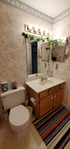 Building Photo - 7392 Ridgepoint Dr