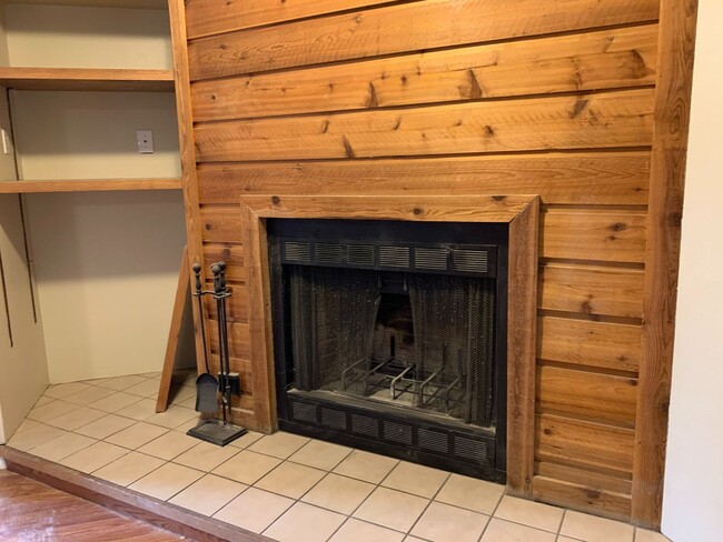 Building Photo - Cozy Boulder Condo On Bike Path