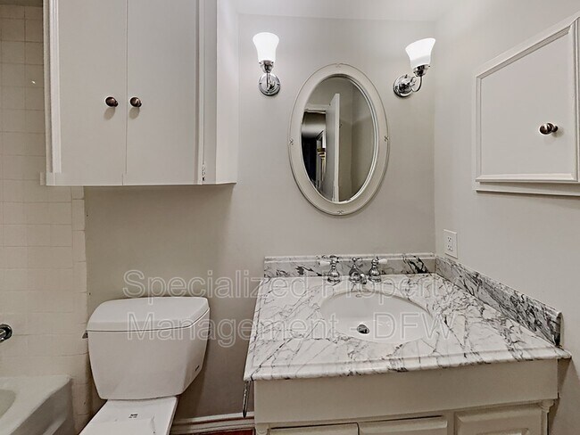 Building Photo - 3212 Daniel Ave