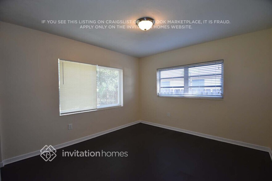 Building Photo - 245 NW 124th St