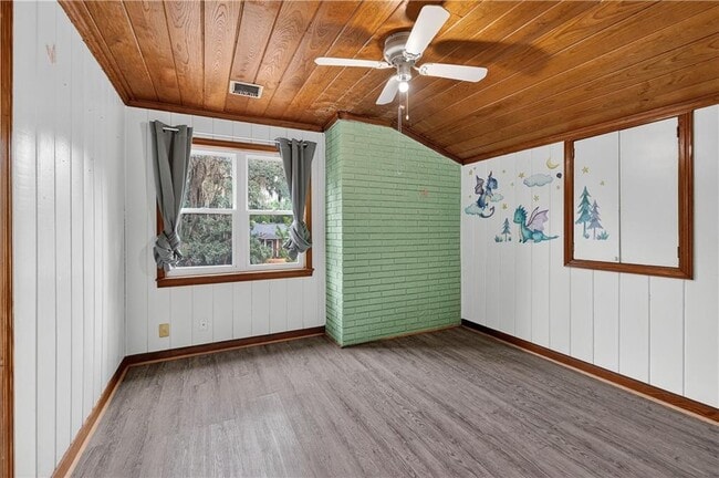 Building Photo - 1601 Walnut Ave