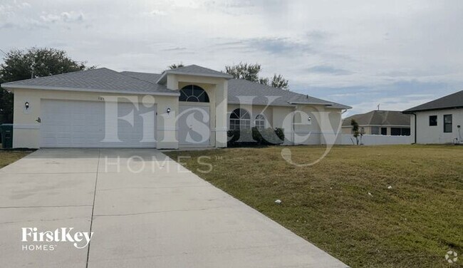 Building Photo - 305 NW 22nd Ct