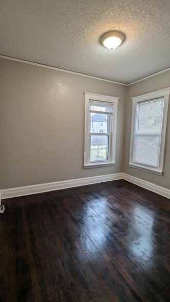 Building Photo - 536 Holbrook St