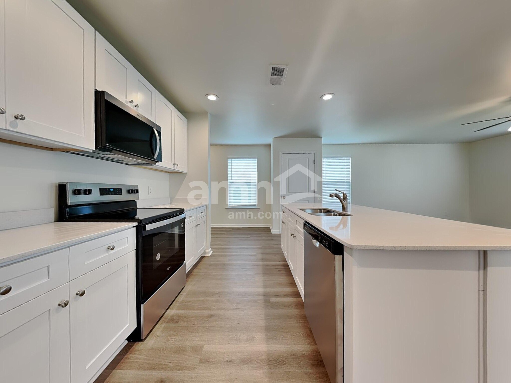 Building Photo - 202 Bellflower Cir