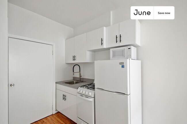 Building Photo - 235 W 63rd St