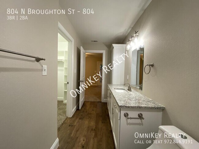 Building Photo - 804 N Broughton St