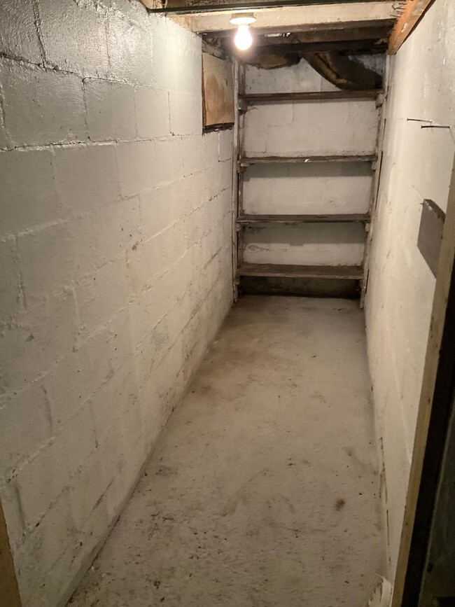 Building Photo - Charming 3-Bedroom 1 bath rental home in H...