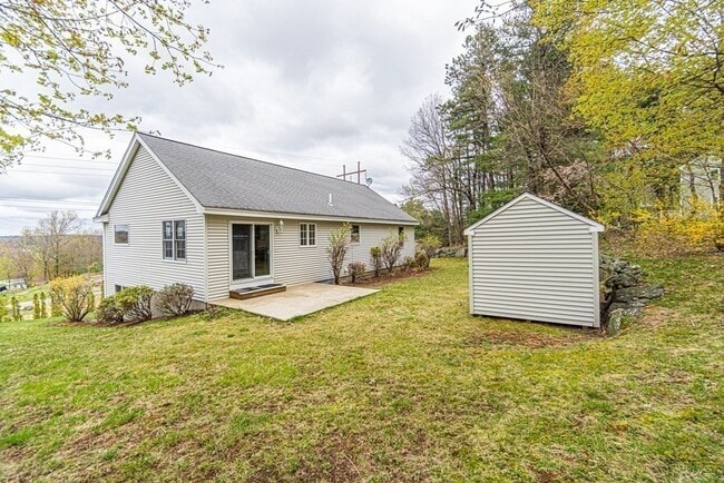 Building Photo - 32 Waltham St