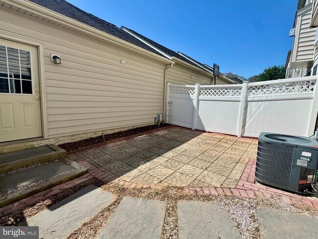 Building Photo - 12117 Pond Pine Dr
