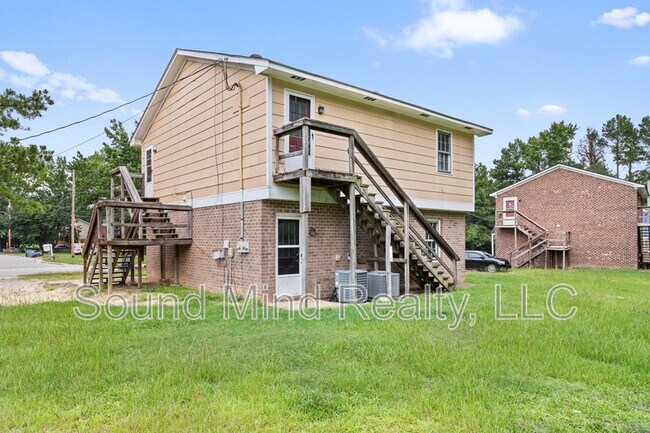 Building Photo - 1403 Sportsman Trail