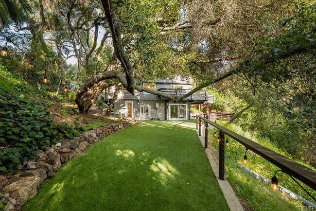 Building Photo - 21670 Encina Rd