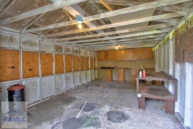 Building Photo - 511 Red Oak Rd