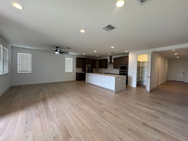 Building Photo - BRAND NEW HOME IN ALORAVITA IN PEORIA