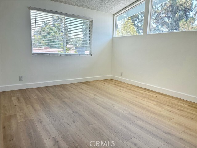 Building Photo - 717 W Provential Dr
