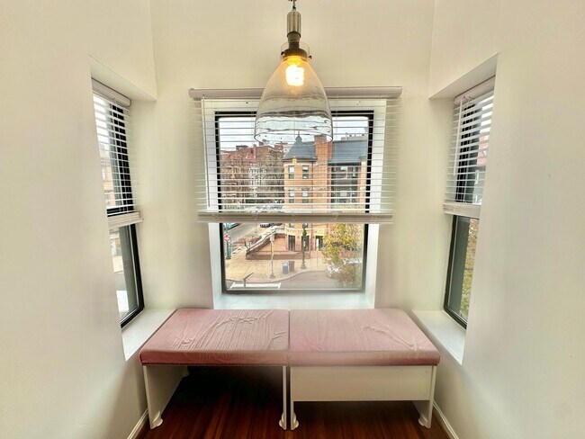 Building Photo - 2052 -Loukas