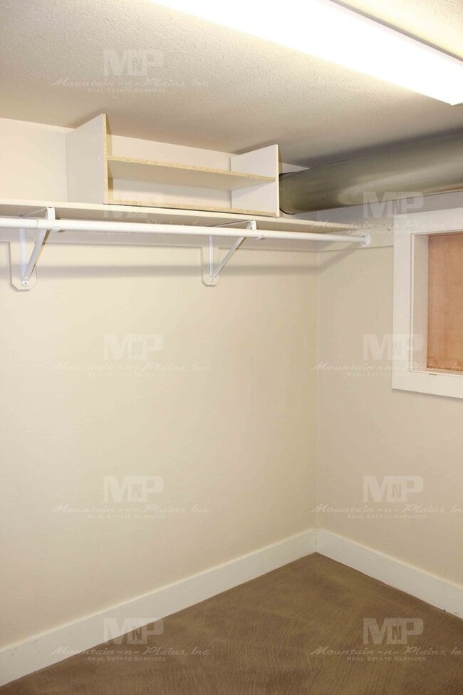 Building Photo - 645 1/2 S Loomis Ave